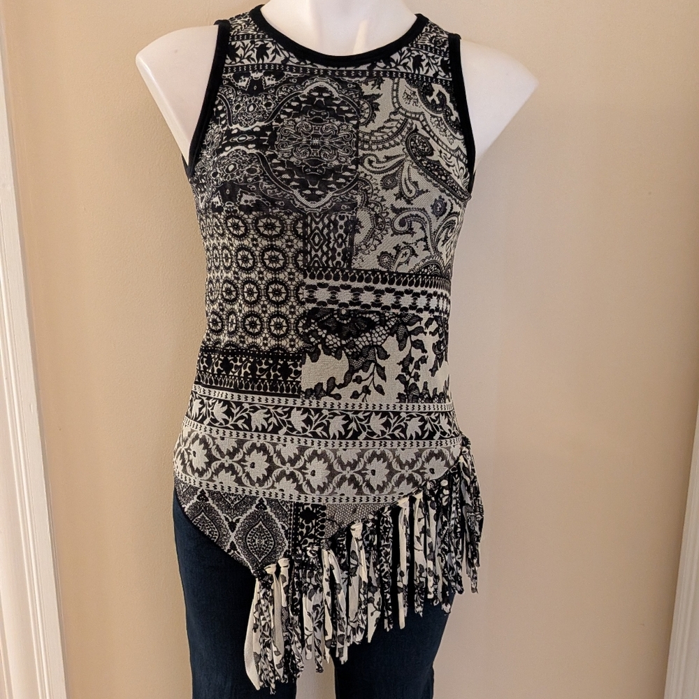 Fuzzi black and white print tank top with fringe size small